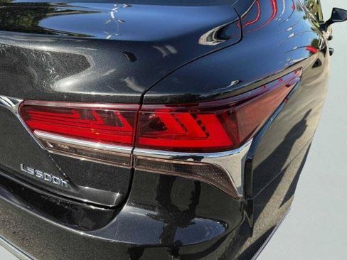 Used 2018 Lexus LS 500h w/ Luxury Package RWD image 13