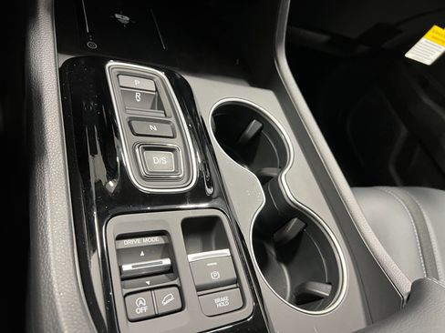 New 2025 Honda Pilot Touring image 24