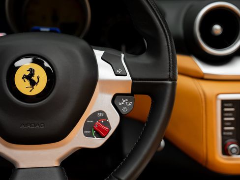 Used 2015 Ferrari California T RWD image 47