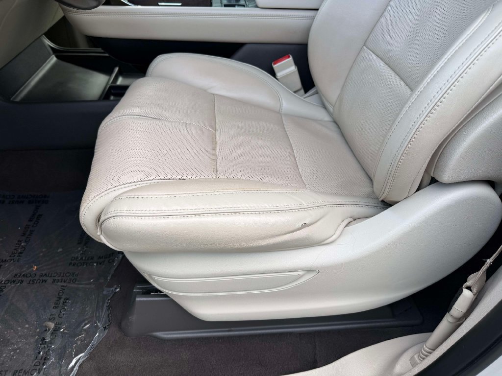 Used 2019 Lincoln Navigator Reserve w/ Cargo Package AWD/4WD image 3