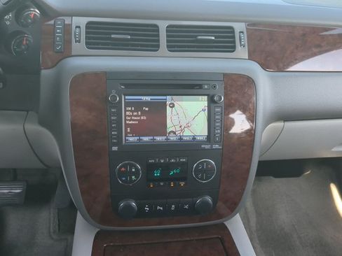 Used 2014 Chevrolet Tahoe LTZ RWD image 15
