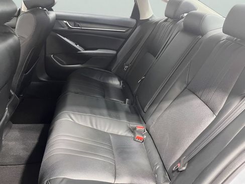 Used 2018 Honda Accord Touring image 13