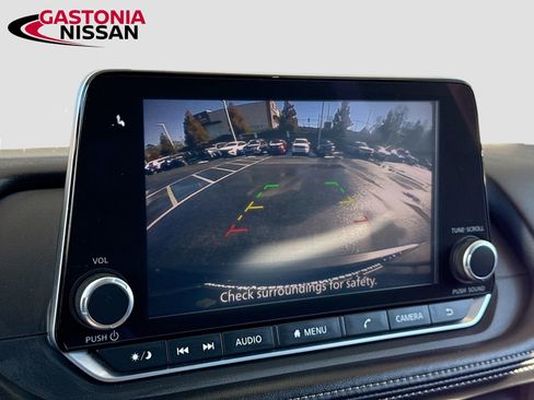 Used 2023 Nissan Rogue SV image 17