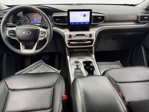 Used 2024 Ford Explorer XLT w/ Equipment Group 202A image 10