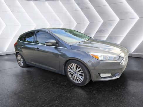 Used 2015 Ford Focus Titanium FWD image 1