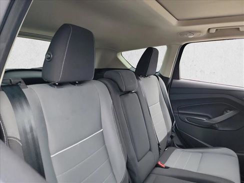 Used 2015 Ford Escape SE image 16