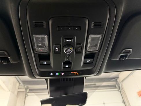 Used 2024 Chevrolet Tahoe High Country image 23