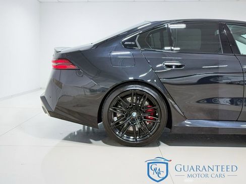 Used 2025 BMW M5 w/ Carbon Package image 16