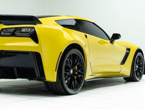 Used 2015 Chevrolet Corvette Z06 w/ 3LZ Preferred Equipment Group image 14