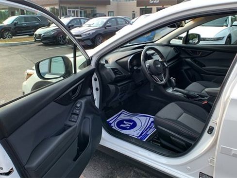 Used 2022 Subaru Crosstrek 2.0i Premium image 9