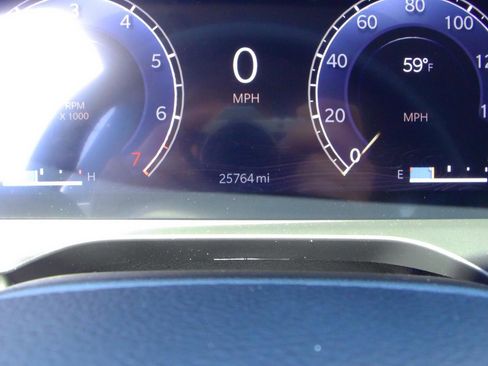 Used 2023 Jeep Grand Cherokee L Limited AWD/4WD image 9