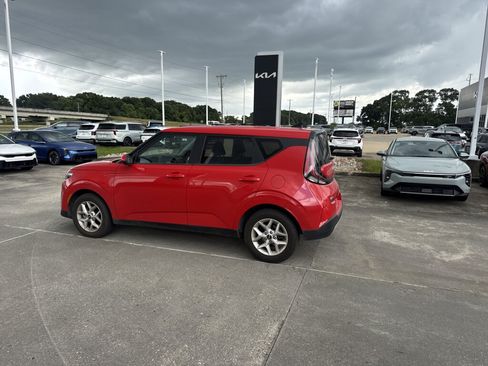 Certified 2024 Kia Soul LX w/ Option Group 015 FWD image 27