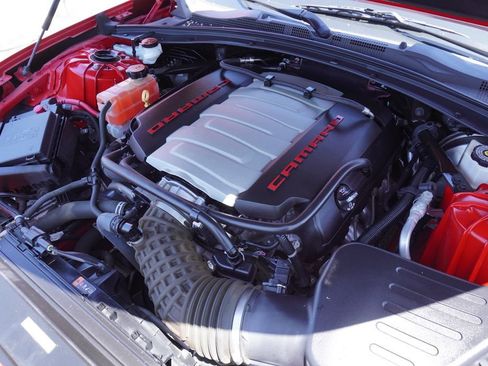 Used 2017 Chevrolet Camaro SS RWD image 8