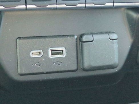 Used 2023 GMC Sierra 3500 SLE w/ SLE Convenience Package image 26