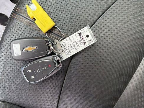 Used 2023 Chevrolet Equinox Premier FWD image 32