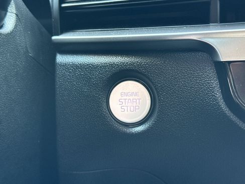Used 2025 Kia Sorento S AWD/4WD image 21