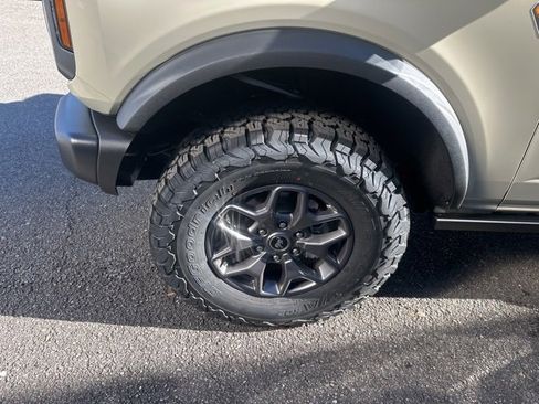 New 2025 Ford Bronco Badlands image 10