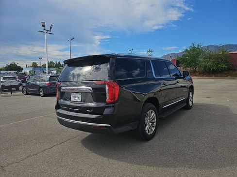 Used 2021 GMC Yukon XL SLT AWD/4WD image 4