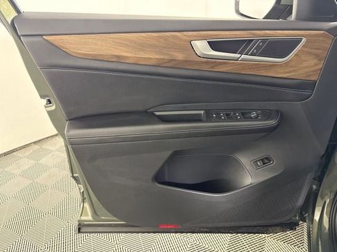 New 2026 Volkswagen Atlas SE image 18