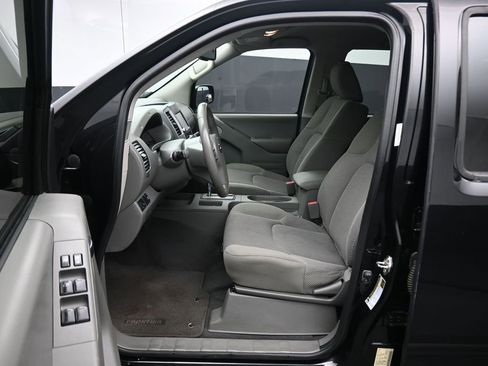 Used 2019 Nissan Frontier SV w/ Value Truck Package image 11