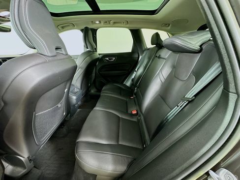 Used 2023 Volvo XC60 B5 Plus AWD/4WD image 37