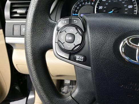 Used 2014 Toyota Camry LE FWD image 31