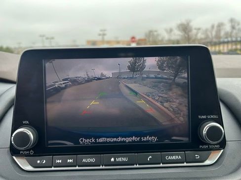 Used 2023 Nissan Rogue SV image 22