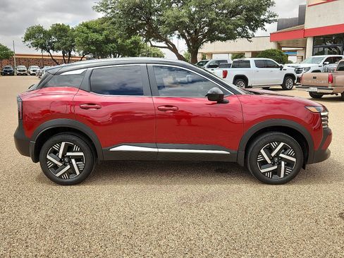 Used 2026 Nissan Kicks SV FWD image 5