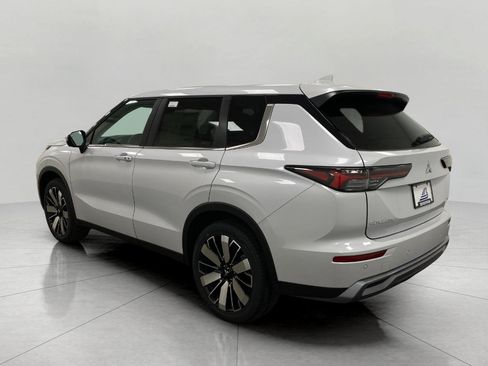 New 2026 Mitsubishi Outlander SE AWD/4WD image 7