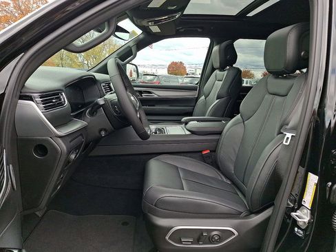 New 2025 Jeep Wagoneer L Series II w/ Premium Group I AWD/4WD image 37