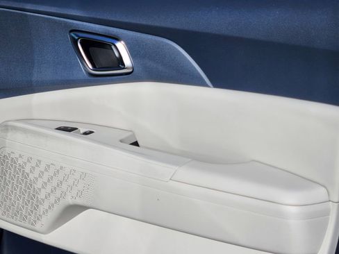 New 2026 Kia Carnival EX image 13