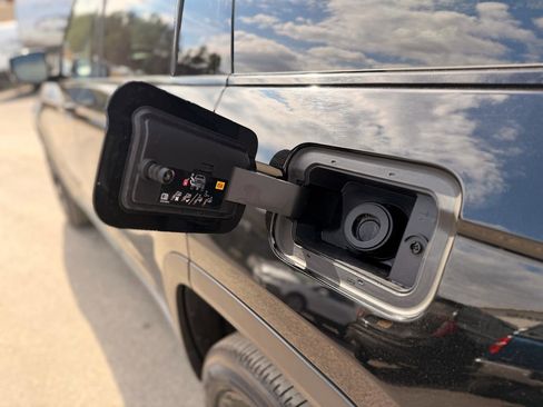 Used 2023 Jeep Grand Cherokee L Laredo image 26