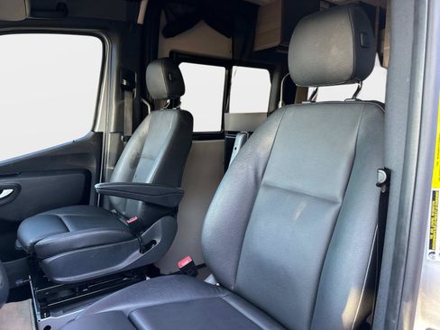 Used 2020 Mercedes-Benz Sprinter 2500 image 17