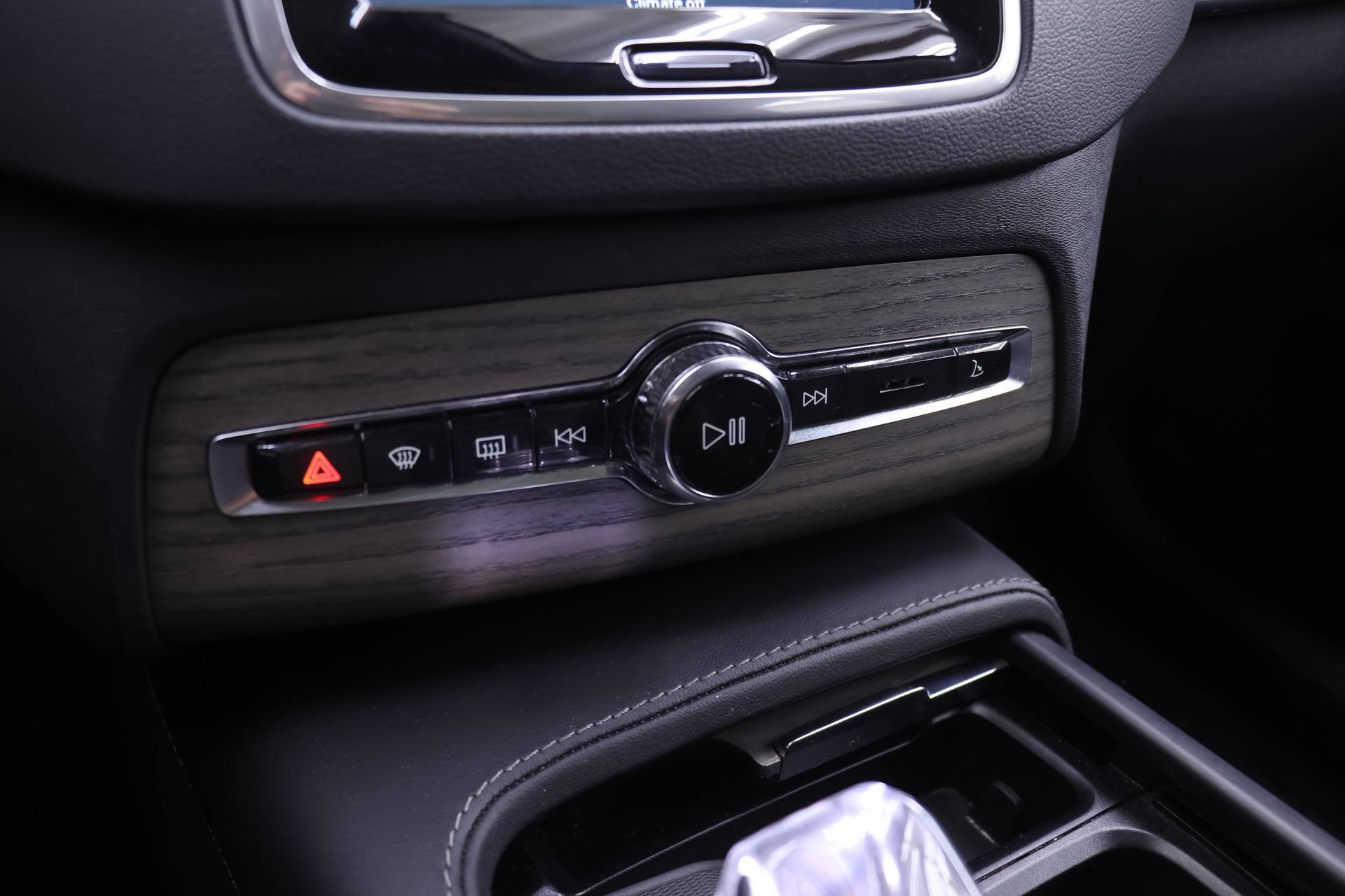 Certified 2023 Volvo XC90 B6 Ultimate AWD/4WD image 9