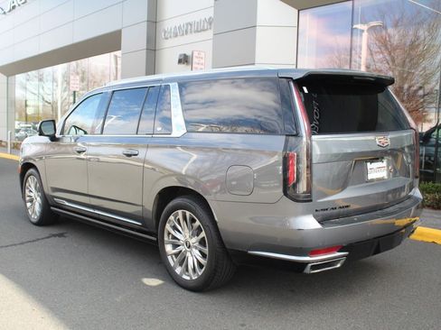 Used 2021 Cadillac Escalade ESV Premium Luxury w/ Driver Assist Tech Package AWD/4WD image 11
