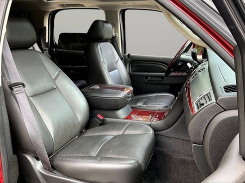 Used 2014 Cadillac Escalade Premium AWD/4WD image 24