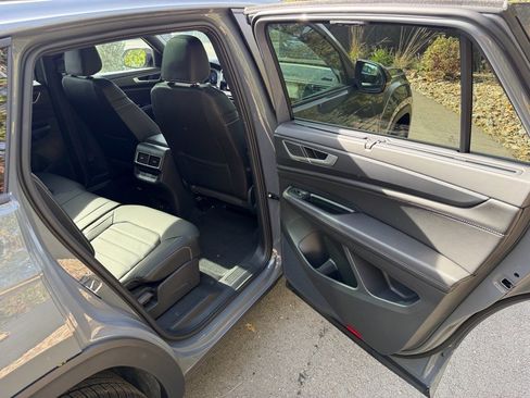 New 2026 Volkswagen Atlas Cross Sport SEL R-Line AWD/4WD image 14