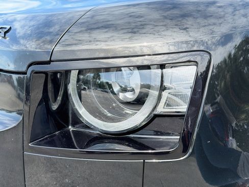 Certified 2025 Land Rover Defender 110 S AWD/4WD image 9