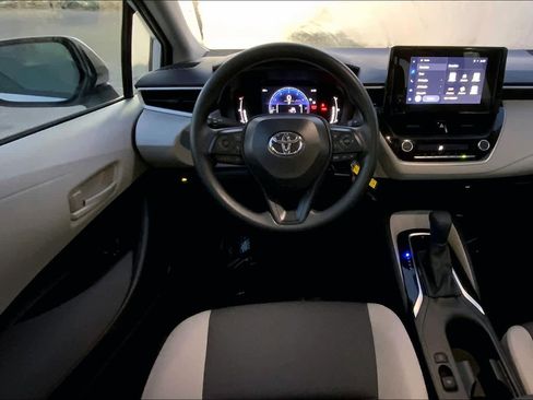 Used 2026 Toyota Corolla LE image 5