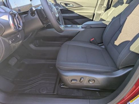 New 2026 Chevrolet Equinox EV LT image 11