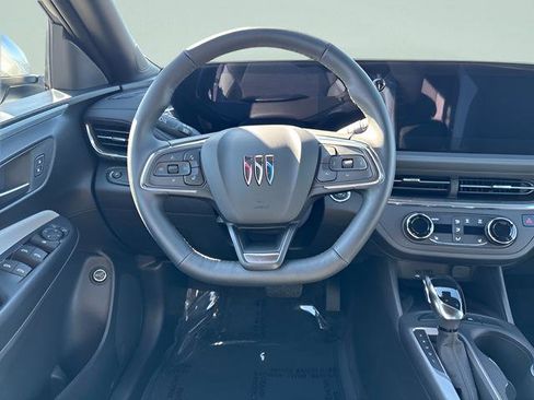 Certified 2025 Buick Envista Preferred w/ Convenience I Package FWD image 17