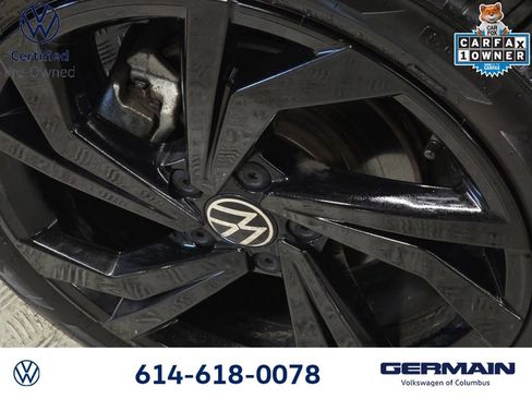 Used 2025 Volkswagen Jetta SE w/ Sunroof Package FWD image 12