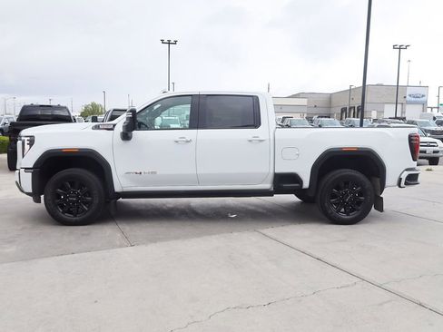 Used 2024 GMC Sierra 3500 AT4 w/ Technology Package AWD/4WD image 3