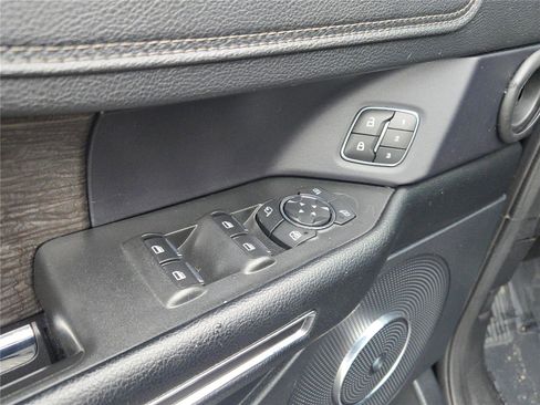 Used 2021 Ford Expedition Limited image 28