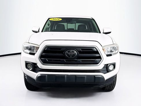 Used 2018 Toyota Tacoma SR5 image 2