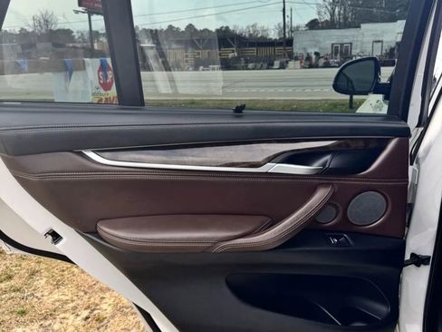 Used 2018 BMW X5 xDrive50i image 13