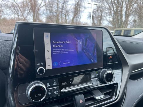 Used 2023 Toyota Highlander LE image 10