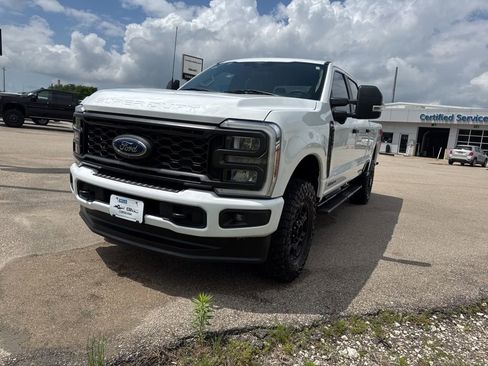 Used 2024 Ford F250 XL w/ STX Appearance Package image 2
