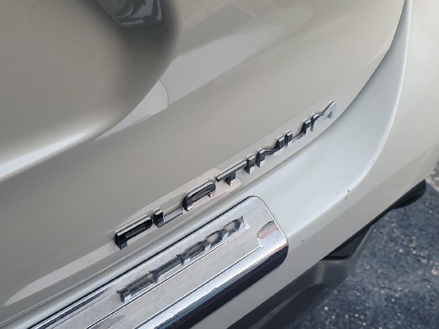 Used 2021 Toyota Highlander Platinum FWD image 6