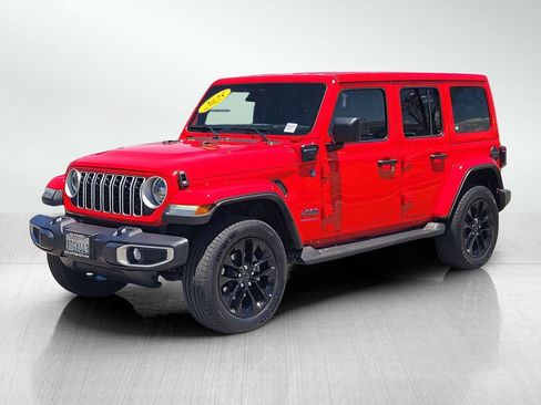 Used 2025 Jeep Wrangler Unlimited Sahara AWD/4WD image 8